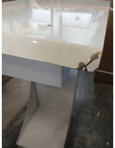 STOLIK KOSMETYCZNY POD URZĄDZENIE 083