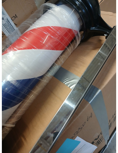 Plafon podświetlany pole barber shop...