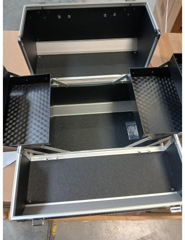 Kuferek kosmetyczny SC 44 czarny