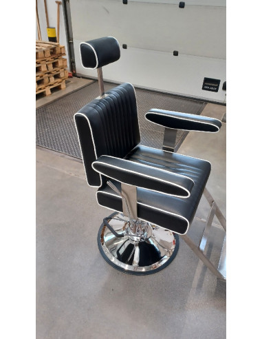 Fotel barberski Gasparo B-02 czarny